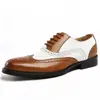 Zapatos de Hombre Transfronterizos Nuevos Brocado Tallado Tallas Grandes Combinación de Colores Modernos Versátiles para Hombres Jóvenes Zapatos de Vestir de Cuero para Hombre