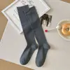 Calcetines de pantorrilla grises estilo miu para mujer, calcetines segmentados de micro-presión adelgazantes, de caña alta, jk, calcetines de algodón sin costuras, versátiles