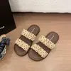 Sandálias Slip-On com Design Único de Bolinhas e Franzidos para Mulheres, Verão 2026, Para Usar ao Ar Livre, Chinelos Planos Antiderrapantes Estilo Férias