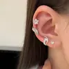 Aretes de Ala de Ángel con Circonita Brillante Aretes de Acero de Titanio Médico para la Cicatrización del Agujero del Oído Aretes de Ala para Mujer con un Toque de Alta Gama