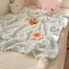 Manta de Terciopelo de Leche Estilo Ins, Manta Gruesa de Coral Fleece para Sofá de Invierno, Manta para Siesta en la Oficina, Manta Pequeña con Pompón
