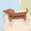 Pingente Fofo de Cachorro Dachshund de Couro Desenho Animado Filhote Pingente de Celular Fivela Dupla Coração Feminino Chaveiro de Bolsa