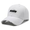 Gorra de béisbol rasgada de nicho para mujer estilo coreano parche bordado que hace que la cara se vea pequeña gorra con visera de copa dura para hombre sombrero para el sol moderno que combina con todo