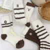 Colección de otoño e invierno: calcetines de media pantorrilla con estampado floral y lazo dulce y lindo, forrados de felpa, a rayas, versátiles, estilo japonés, para deportes y calidez
