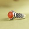 Anillo de plata S925 con diseño de ciervo dorado, elegante y temperamental, con tejido ajustable y jaspe en forma de huevo para mujer.