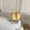 Bolso de Cubo Exquisito y de Moda 2026 Nueva Moda Bolso Cruzado Versátil con un Toque de Lujo para Salidas de Mujer
