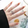 Anel Aberto com Design de Nicho Interessante Feito de Aço Inoxidável, Anel para Dedo Indicador com um Toque de Luxo Leve, Moderno e Fashion, Acessório Versátil Estilo Coreano
