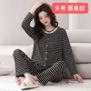 Conjunto de ropa de estar de forro polar para mujer, estilo nuevo, con estampados de dibujos animados de moda, cárdigan de manga larga y pantalones de pijama gruesos con bolsillos para otoño e invierno