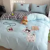 Conjunto de Roupa de Cama Bordado em Toalha de Algodão 2026 - Conjunto de Quatro Peças em Estilo Menina, Capa de Edredom 100% Algodão, Conjunto de Lençol para Dormitório de Três Peças