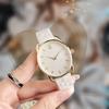 Reloj de mujer con diseño versátil, estilo nicho, ligero, de lujo, para negocios, para uso diario, con correa británica, elegante, sencillo, para estudiantes, reloj ovalado.