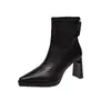 Botas de Cano Curto com Bico Fino e Salto Bloco Outono/Inverno 2026 para Mulheres Impermeáveis Plataforma Salto Alto Elásticas Emagrecedoras Zíper nas Costas Couro Macio Elegante Emagrecedoras