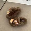 Novas pantufas fofas de inverno peludas para mulheres, confortáveis para uso doméstico, estilo coreano, design de bico fechado, pantufas de algodão 2026, pelúcia, preto