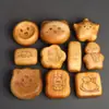 Juguete de Boj Natural para Aliviar el Estrés de Madera DIY Lindo Creativo con Forma de Emoji Adorno de Mano al por Mayor Personalizable