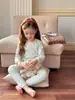 Nuevo conjunto de pijama de otoño e invierno para niñas timo, que consta de una parte superior y una inferior, ropa de otoño e invierno para niños, pijamas casuales con temática de dibujos animados y pantalones para dormir