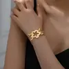 Pulseira Aberta com Flor Oca Popular Europeia e Americana Moda Temperamento Simples Festa de Alto Nível Feriado Deslocamento Combinação para Mulheres