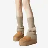 Calcetines de canalé con etiqueta metálica para mujer, calcetines gruesos y cálidos para la pantorrilla de Otoño e Invierno, calcetines blancos Y2K para combinar con botas de nieve