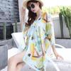 Lenço de praia de verão estilo coreano para mulheres, à prova de sol, com fivela de pérola, lenço longo geométrico, xale de chiffon multiuso elegante, à prova de sol