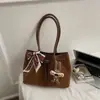Bolsa Tote de Camurça Grande Capacidade para Mulheres 2025 Nova Tendência Bolsa de Ombro de Luxo para Sair para o Trabalho e Deslocamento