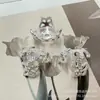 Cuentas de Sirena Coloridas con Flor de Tres Pétalos Incrustada de Diamantes Base de Flor de Aleación Base de Flor de Mariposa Accesorios para Ensartar Cuentas Espaciadoras para Pulseras y Collares DIY