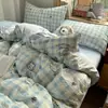 Juego de ropa de cama de algodón 100% estilo INS, fresco, lindo, con dibujos animados, para dormir sin ropa, juego de cuatro piezas con sábana bajera, sábana encimera, funda de edredón, adecuado para dormitorios de estudiantes, juego de tres piezas 4