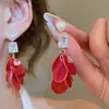Pendientes de Borla de Concha Forma de Gota de Agua Estilo Chino Lujo Accesible Pendientes de Gama Alta Pinzas para Orejas Exquisitas de Nicho para Mujeres Sin Perforaciones