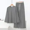 Nova Coleção Outono/Inverno 2026: Camiseta de Manga Longa com Gola Redonda e Listras Pretas e Brancas, Casual com Caimento Ajustado que Emagrece, Para o Dia a Dia e Deslocamento, Calça Reta de Pernas Largas