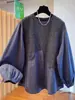 Camisa de Punto a Cuadros Patchwork Falsa de Dos Piezas 2026 Diseño Artístico Simple Cuello Redondo Top Casual Versátil para Mujer