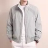 Jaqueta de Voo Retrô com Gola Alta para Homens, Casaco Elegante e Sofisticado Cleanfit, Jaqueta de Baseball Curta com Ombro Marcado Estilo Americano