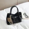 Bolso de trabajo de otoño e invierno para mujer, nuevo bolso de hombro retro de moda 2026, bolso cruzado de gamuza