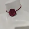Colar Gargantilha de Flor de Rosa de Verão para Mulheres Corrente para Clavícula de Gravata Floral de Planta de Seda
