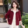 Chaqueta de pana para mujer de mediana edad y mayor, primavera y otoño, nuevo top casual elegante 2026 para madres