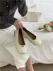 Zapatos planos bajos minimalistas de estilo coreano para mujer, nuevo modelo 2026, zapatos para ir al trabajo con decoración metálica, mocasines tipo abuela