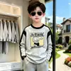 Camiseta Manga Longa Color Block 100% Algodão para Meninos Primavera e Outono Camada Base Novo Estilo Bonito Versátil Estampa Manga Raglan Top Tendência