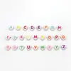 Cuentas acrílicas con forma de corazón pequeño de 7 mm, 26 cuentas con letras del alfabeto inglés, accesorios para pulseras, collares, bisutería hecha a mano