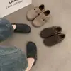 2025 Novo Estilo Outono Francês Retrô Roupa Externa Bico Redondo Feltro Forrado com Lã Sapatos Birkenstock para Mulheres, Sapatos de Algodão Quentes de Uma Perna com Decote