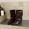 Botas femininas Melard marrons com aumento interno de altura, bico fino e efeito emagrecedor, botas estilo cowboy ocidental para outono e inverno de 2026