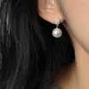 Brincos de Pérola Vermelha Casuais Elegantes e de Alto Padrão. Novo Estilo Popular, Luxo Acessível, Brincos Vermelhos com Micro Zircônias Cravejadas de Nicho