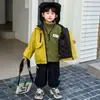 Jaqueta 3 em 1 para Meninos para Primavera e Outono 2026 Novo Modelo com Forro de Fleece, Roupa de Trabalho Estilosa para Crianças, Tendência para Meninas e Meninos