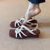 Primer Encuentro: Sandalias romanas de cuña con punta cuadrada tejida y tiras cruzadas, estilo retro de nicho, con punta abierta y sensación cómoda