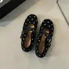 Sapatos Mary Jane redondos com bolinhas para mulheres, sola macia, baixos, retrô, rejuvenescem, boca rasa, sapatos casuais versáteis para avós