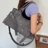 Bolsa de Ombro Studded de Nicho para Mulheres 2026 Nova Moda de Verão Retro Versátil para o Dia a Dia Bolsa de Ombro Única Bolsa Transversal
