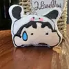Lindo Vestido Crayon Shin Nueva Muñeca de Peluche Broche Sanrio Shin Nuevo Colgante Chirriante Accesorios para Bolsos Dibujos Animados