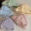 Pinza para el pelo triangular con ribete de encaje estilo coreano, pasador de tela de alta gama para mujer, ideal para recogidos voluminosos, accesorio para el pelo de pinza de tiburón