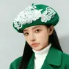 Boina de Mezcla de Lana Directa del Fabricante, En Stock al por Mayor, Gorra de Artista Bordada Estilo Japonés para Mujer, Gorra de Hojalatero de una Pieza Dropshipping