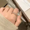 Anillo de mujer nuevo 2024 con diamantes rosas degradados y diamantes completos, lujo ligero francés, exquisito, versátil, de alta gama, con apertura para el dedo