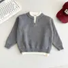 Valle del Viento 2026 Otoño Nuevo Estilo Coreano Versátil Suéter Infantil de Punto Falso de Dos Piezas Cuello en V, Elegante Ropa de Punto de Cuello Redondo para Niños
