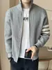 Novedad Otoño/Invierno 2026 Suéter de Punto para Hombre con Cuello Alto, Cremallera y Bloques de Color, Cárdigan de Punto Moderno Ajustado, Ropa de Abrigo, Moda para Hombre