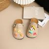Novos Sapatos Birkenstock Infantis 2025 Desenho Animado Fofo Nova Sola Grossa para Meninos e Meninas Calçados Externos Antiderrapantes Chinelos Retro Baotou