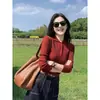 Suéter de Punto de Manga Larga con Cuello Polo Rojo Retro para Mujer, Diseño Nicho con Sentido del Estilo para Principios de Primavera, Adelgazante, Camiseta Interior Básica