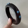 Ornaments Yong Ge Estilo Étnico Europeu e Americano Pulseira Larga de Madeira com Inlay de Turquesa Pulseira Irregular de Madeira Natural Rebitada para Mulheres